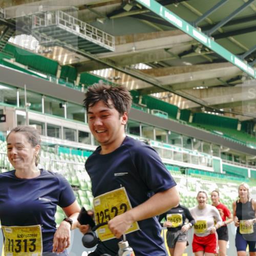 13.09.2026 - 21. swb-Marathon Bremen Michael Burmester http://msf.ph/oto/10477098 13.09.2026 10:39:40 Laufen im Stadion 10135, 10138, 10139, 10156, 10168, 10169, 10188, 10204, 10213, 10217, 10229, 10234, 10238, 10259, 10260, 10279, 10280, 10299, 10314, 10321, 10360, 10363, 10364, 10378, 10386, 10404, 10406, 10417, 10435, 10457, 10469, 10484, 10493, 10501, 10505, 10510, 10511, 10526, 10556, 10570, 10576, 10580, 10595, 10599, 10609, 10616, 10619, 10630, 10645, 10653, 10660, 10661, 10662, 10664, 10681, 10682, 10686, 10695, 10696, 10697, 10712, 10737, 10743, 10751, 10802 meine-sportfotos.de