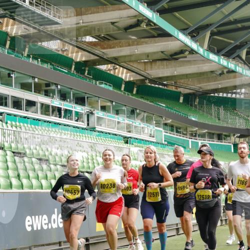 13.09.2026 - 21. swb-Marathon Bremen Michael Burmester http://msf.ph/oto/10477112 13.09.2026 10:39:41 Laufen im Stadion 10135, 10138, 10139, 10156, 10168, 10169, 10188, 10204, 10213, 10217, 10229, 10234, 10238, 10259, 10260, 10279, 10280, 10299, 10314, 10321, 10360, 10363, 10364, 10378, 10386, 10404, 10406, 10417, 10435, 10457, 10469, 10484, 10493, 10501, 10505, 10510, 10511, 10526, 10556, 10570, 10576, 10580, 10595, 10599, 10609, 10616, 10619, 10630, 10645, 10653, 10660, 10661, 10662, 10664, 10681, 10682, 10686, 10695, 10696, 10697, 10712, 10737, 10743, 10751, 10802 meine-sportfotos.de