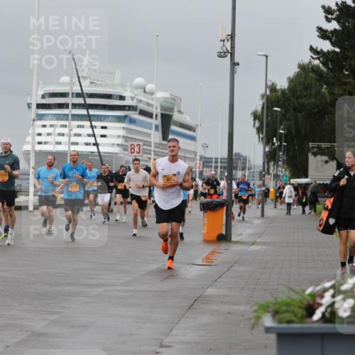 13.09.2026 - Kiel Lauf Andreas Tolksdorf http://msf.ph/oto/10477155 13.09.2026 11:50:14 Kiellinie 2629, 4207, 3, 81 meine-sportfotos.de