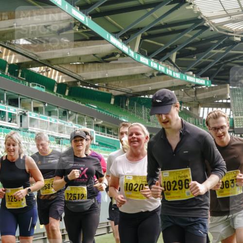 13.09.2026 - 21. swb-Marathon Bremen Michael Burmester http://msf.ph/oto/10477175 13.09.2026 10:39:42 Laufen im Stadion 10135, 10138, 10139, 10156, 10168, 10169, 10188, 10204, 10213, 10217, 10229, 10234, 10238, 10259, 10260, 10279, 10280, 10299, 10314, 10321, 10360, 10363, 10364, 10378, 10386, 10404, 10406, 10417, 10435, 10457, 10469, 10484, 10493, 10501, 10505, 10510, 10511, 10526, 10556, 10570, 10576, 10580, 10582, 10595, 10599, 10609, 10616, 10619, 10630, 10645, 10653, 10660, 10661, 10662, 10664, 10681, 10682, 10686, 10695, 10696, 10697, 10712, 10737, 10743, 10751, 10802 meine-sportfotos.de