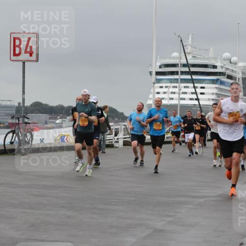 13.09.2026 - Kiel Lauf Andreas Tolksdorf http://msf.ph/oto/10477177 13.09.2026 11:50:16 Kiellinie 4, 2629, 4207, 926 meine-sportfotos.de