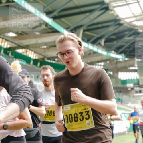 13.09.2026 - 21. swb-Marathon Bremen Michael Burmester http://msf.ph/oto/10477196 13.09.2026 10:39:43 Laufen im Stadion 10135, 10138, 10139, 10156, 10168, 10169, 10188, 10204, 10213, 10217, 10229, 10234, 10238, 10259, 10260, 10279, 10280, 10299, 10314, 10321, 10360, 10363, 10364, 10378, 10386, 10404, 10406, 10417, 10435, 10457, 10469, 10484, 10493, 10501, 10505, 10510, 10511, 10526, 10556, 10570, 10576, 10580, 10582, 10595, 10599, 10609, 10616, 10619, 10630, 10645, 10653, 10660, 10661, 10662, 10664, 10681, 10682, 10686, 10695, 10696, 10697, 10712, 10737, 10743, 10751 meine-sportfotos.de