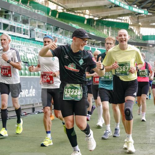 13.09.2026 - 21. swb-Marathon Bremen Michael Burmester http://msf.ph/oto/10477210 13.09.2026 13:17:22 Laufen im Stadion 134, 153, 231, 267, 271, 311, 404, 449, 588, 612, 732, 753, 837, 990, 1057, 1185, 1312, 1424, 1425, 1465, 1539, 1790, 1813, 1825, 1844, 1868, 1987, 2056, 2067, 2096, 2259, 2351, 2357, 2358, 2363, 2381, 2389, 2419, 2532, 2550, 2562, 2579, 2586, 2601, 2647, 2655, 2664, 2678, 2698, 2778, 2797, 2799, 2821, 2846, 2880, 2893, 2974, 2984, 2996, 3104, 3133, 3146, 3180, 3195, 3210, 3213, 3314, 3331, 3337, 3366, 3387, 3421, 3431, 3476, 3479, 3501, 3506, 3537, 3548, 3633, 3654 meine-sportfotos.de
