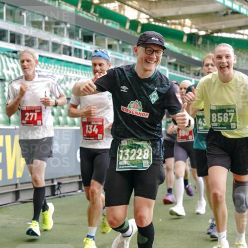 13.09.2026 - 21. swb-Marathon Bremen Michael Burmester http://msf.ph/oto/10477240 13.09.2026 13:17:23 Laufen im Stadion 134, 153, 231, 267, 271, 311, 404, 449, 588, 612, 732, 753, 837, 990, 1057, 1185, 1312, 1424, 1425, 1465, 1539, 1790, 1813, 1825, 1844, 1868, 1987, 2056, 2067, 2096, 2259, 2351, 2357, 2358, 2363, 2381, 2389, 2419, 2532, 2550, 2562, 2579, 2586, 2601, 2647, 2655, 2664, 2678, 2698, 2778, 2797, 2799, 2821, 2846, 2880, 2893, 2974, 2984, 2996, 3104, 3133, 3146, 3180, 3195, 3210, 3213, 3314, 3331, 3337, 3366, 3387, 3421, 3431, 3476, 3479, 3501, 3506, 3537, 3548, 3633, 3654 meine-sportfotos.de