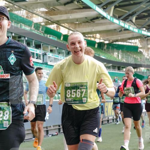 13.09.2026 - 21. swb-Marathon Bremen Michael Burmester http://msf.ph/oto/10477254 13.09.2026 13:17:23 Laufen im Stadion 134, 153, 231, 267, 271, 311, 404, 449, 588, 612, 732, 753, 837, 990, 1057, 1185, 1312, 1424, 1425, 1465, 1539, 1790, 1813, 1825, 1844, 1868, 1987, 2056, 2067, 2096, 2259, 2351, 2357, 2358, 2363, 2381, 2389, 2419, 2532, 2550, 2562, 2579, 2586, 2601, 2647, 2655, 2664, 2678, 2698, 2778, 2797, 2799, 2821, 2846, 2880, 2893, 2974, 2984, 2996, 3104, 3133, 3146, 3180, 3195, 3210, 3213, 3314, 3331, 3337, 3366, 3387, 3421, 3431, 3476, 3479, 3501, 3506, 3537, 3548, 3633, 3654 meine-sportfotos.de