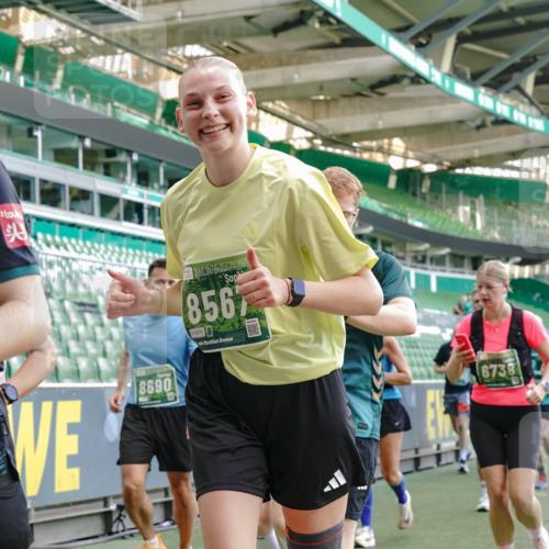 13.09.2026 - 21. swb-Marathon Bremen Michael Burmester http://msf.ph/oto/10477273 13.09.2026 13:17:23 Laufen im Stadion 134, 153, 231, 267, 271, 311, 404, 449, 588, 612, 732, 753, 837, 990, 1057, 1185, 1312, 1424, 1425, 1465, 1539, 1790, 1813, 1825, 1844, 1868, 1987, 2056, 2067, 2096, 2259, 2351, 2357, 2358, 2363, 2381, 2389, 2419, 2532, 2550, 2562, 2579, 2586, 2601, 2647, 2655, 2664, 2678, 2698, 2778, 2797, 2799, 2821, 2846, 2880, 2893, 2974, 2984, 2996, 3104, 3133, 3146, 3180, 3195, 3210, 3213, 3314, 3331, 3337, 3366, 3387, 3421, 3431, 3476, 3479, 3501, 3506, 3537, 3548, 3633, 3654 meine-sportfotos.de