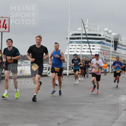13.09.2026 - Kiel Lauf Andreas Tolksdorf http://msf.ph/oto/10477359 13.09.2026 11:50:24 Kiellinie 1077, 4, 12769, 3 meine-sportfotos.de
