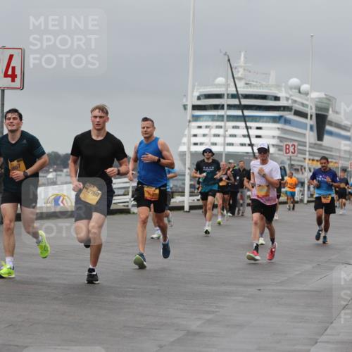 13.09.2026 - Kiel Lauf Andreas Tolksdorf http://msf.ph/oto/10477366 13.09.2026 11:50:24 Kiellinie 077, 4, 1657, 12769, 3 meine-sportfotos.de