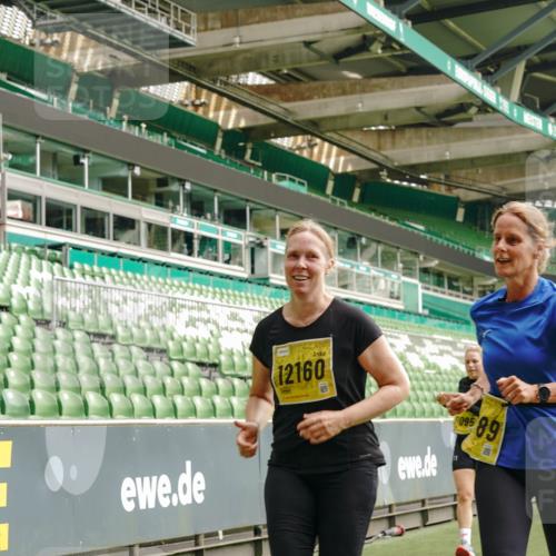 13.09.2026 - 21. swb-Marathon Bremen Michael Burmester http://msf.ph/oto/10477417 13.09.2026 10:39:51 Laufen im Stadion 10135, 10138, 10139, 10156, 10168, 10169, 10188, 10204, 10213, 10217, 10229, 10234, 10238, 10259, 10260, 10279, 10280, 10299, 10314, 10321, 10360, 10363, 10364, 10378, 10386, 10404, 10406, 10417, 10424, 10435, 10455, 10457, 10469, 10484, 10493, 10501, 10505, 10510, 10511, 10526, 10556, 10570, 10576, 10580, 10582, 10595, 10599, 10609, 10616, 10619, 10630, 10653, 10660, 10661, 10662, 10664, 10686, 10696, 10712, 10737, 10743, 10751 meine-sportfotos.de