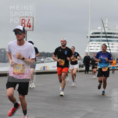 13.09.2026 - Kiel Lauf Andreas Tolksdorf http://msf.ph/oto/10477432 13.09.2026 11:50:28 Kiellinie 4, 163, 8454, 3 meine-sportfotos.de
