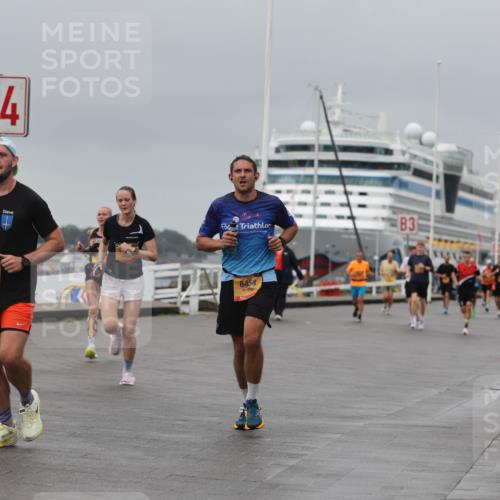 13.09.2026 - Kiel Lauf Andreas Tolksdorf http://msf.ph/oto/10477453 13.09.2026 11:50:29 Kiellinie 4, 39, 3163, 8454, 3 meine-sportfotos.de