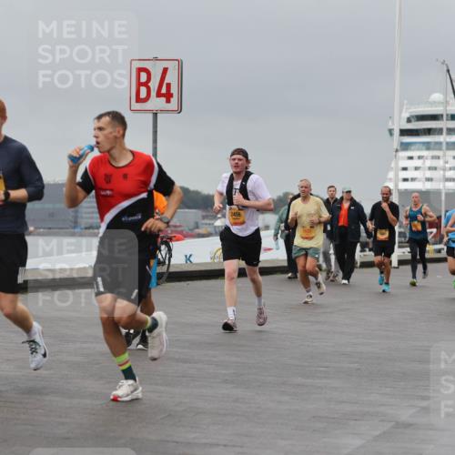13.09.2026 - Kiel Lauf Andreas Tolksdorf http://msf.ph/oto/10477518 13.09.2026 11:50:40 Kiellinie 4, 2458, 3, 7037, 7626 meine-sportfotos.de