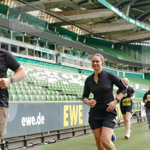 13.09.2026 - 21. swb-Marathon Bremen Michael Burmester http://msf.ph/oto/10477519 13.09.2026 10:39:56 Laufen im Stadion 10135, 10138, 10139, 10156, 10169, 10188, 10204, 10213, 10217, 10229, 10234, 10238, 10259, 10260, 10279, 10280, 10299, 10314, 10321, 10360, 10363, 10364, 10378, 10386, 10404, 10406, 10417, 10424, 10435, 10455, 10457, 10469, 10484, 10493, 10501, 10505, 10510, 10511, 10526, 10556, 10570, 10576, 10580, 10582, 10595, 10599, 10609, 10616, 10619, 10630, 10653, 10660, 10662, 10664, 10686, 10696, 10712, 10737, 10743, 10751 meine-sportfotos.de