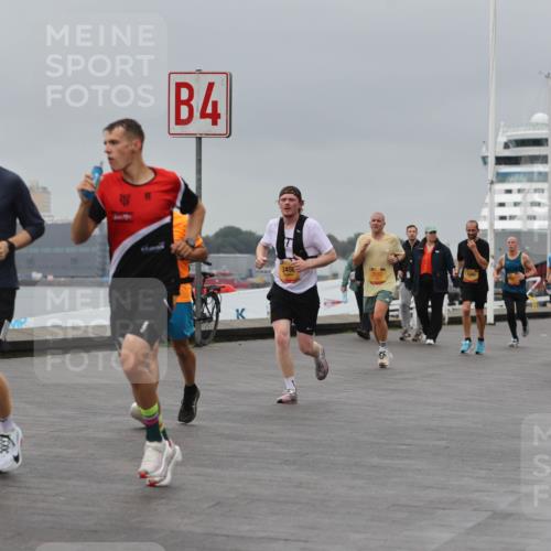 13.09.2026 - Kiel Lauf Andreas Tolksdorf http://msf.ph/oto/10477523 13.09.2026 11:50:40 Kiellinie 4, 2458, 7037, 3, 7626 meine-sportfotos.de