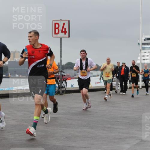 13.09.2026 - Kiel Lauf Andreas Tolksdorf http://msf.ph/oto/10477529 13.09.2026 11:50:40 Kiellinie 77, 4, 2458, 7037, 3, 7626 meine-sportfotos.de