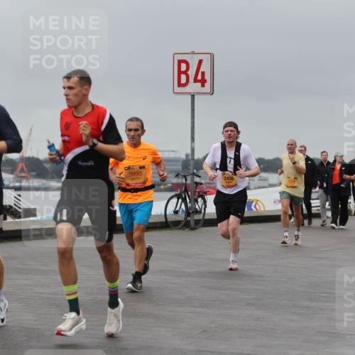 13.09.2026 - Kiel Lauf Andreas Tolksdorf http://msf.ph/oto/10477541 13.09.2026 11:50:41 Kiellinie 4, 3990, 2458, 7037 meine-sportfotos.de