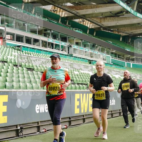 13.09.2026 - 21. swb-Marathon Bremen Michael Burmester http://msf.ph/oto/10477550 13.09.2026 10:39:58 Laufen im Stadion 10135, 10138, 10139, 10156, 10169, 10188, 10204, 10213, 10217, 10229, 10234, 10238, 10259, 10260, 10279, 10280, 10299, 10314, 10321, 10360, 10363, 10364, 10378, 10386, 10404, 10406, 10417, 10424, 10435, 10455, 10457, 10469, 10484, 10493, 10501, 10505, 10510, 10511, 10556, 10570, 10576, 10580, 10582, 10595, 10599, 10609, 10616, 10619, 10630, 10653, 10660, 10662, 10664, 10686, 10696, 10712, 10737, 10743, 10751 meine-sportfotos.de