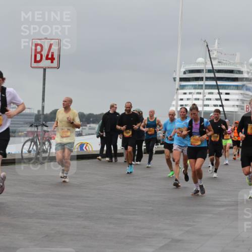 13.09.2026 - Kiel Lauf Andreas Tolksdorf http://msf.ph/oto/10477566 13.09.2026 11:50:42 Kiellinie 2458, 4, 7037, 7626, 3371, 7038 meine-sportfotos.de