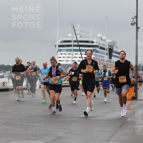 13.09.2026 - Kiel Lauf Andreas Tolksdorf http://msf.ph/oto/10477575 13.09.2026 11:50:43 Kiellinie 1117, 4, 7037, 4193, 12606, 3371, 83, 7038 meine-sportfotos.de