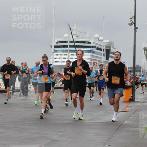 13.09.2026 - Kiel Lauf Andreas Tolksdorf http://msf.ph/oto/10477584 13.09.2026 11:50:43 Kiellinie 4, 1548, 7626, 12606, 3371, 3, 7038 meine-sportfotos.de