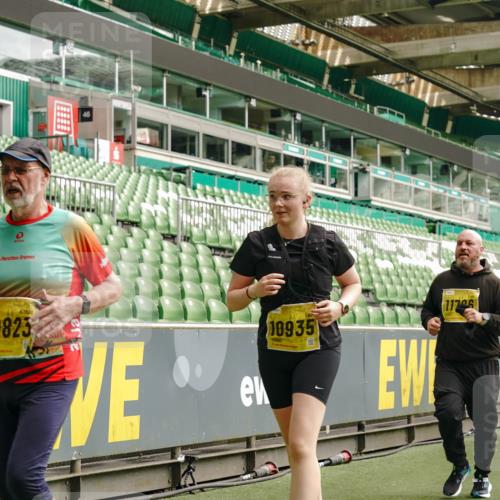 13.09.2026 - 21. swb-Marathon Bremen Michael Burmester http://msf.ph/oto/10477588 13.09.2026 10:39:59 Laufen im Stadion 10135, 10138, 10139, 10156, 10169, 10188, 10204, 10213, 10217, 10229, 10234, 10238, 10259, 10260, 10279, 10280, 10299, 10314, 10321, 10360, 10363, 10364, 10378, 10386, 10404, 10406, 10417, 10424, 10435, 10455, 10457, 10469, 10484, 10493, 10501, 10505, 10510, 10511, 10556, 10570, 10576, 10580, 10582, 10595, 10599, 10609, 10616, 10619, 10630, 10653, 10660, 10662, 10664, 10686, 10696, 10712, 10737, 10743, 10751 meine-sportfotos.de
