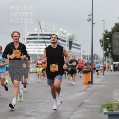 13.09.2026 - Kiel Lauf Andreas Tolksdorf http://msf.ph/oto/10477605 13.09.2026 11:50:44 Kiellinie 38, 7626, 3888, 3371, 39, 7038 meine-sportfotos.de