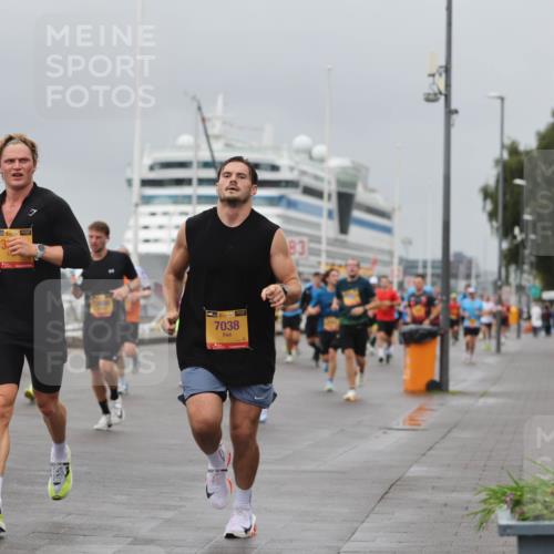 13.09.2026 - Kiel Lauf Andreas Tolksdorf http://msf.ph/oto/10477621 13.09.2026 11:50:45 Kiellinie 38, 38, 12606, 38, 7038, 83 meine-sportfotos.de