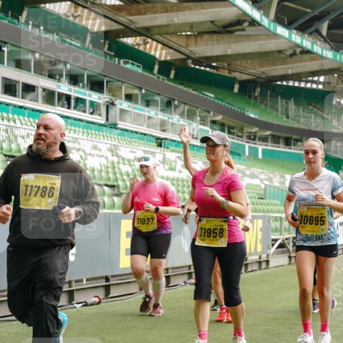 13.09.2026 - 21. swb-Marathon Bremen Michael Burmester http://msf.ph/oto/10477629 13.09.2026 10:40:01 Laufen im Stadion 10135, 10138, 10139, 10156, 10169, 10204, 10213, 10217, 10229, 10234, 10238, 10259, 10260, 10279, 10280, 10299, 10314, 10321, 10354, 10360, 10363, 10364, 10378, 10386, 10404, 10406, 10417, 10424, 10435, 10455, 10457, 10469, 10484, 10493, 10501, 10505, 10510, 10511, 10556, 10570, 10576, 10580, 10582, 10595, 10599, 10609, 10611, 10616, 10619, 10630, 10653, 10660, 10662, 10664, 10686, 10694, 10696, 10712, 10737, 10743, 10751 meine-sportfotos.de