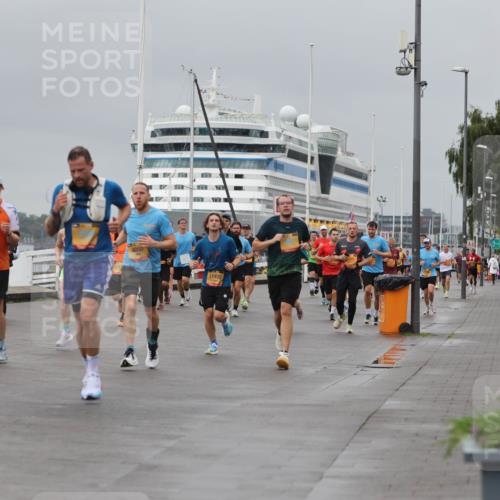 13.09.2026 - Kiel Lauf Andreas Tolksdorf http://msf.ph/oto/10477667 13.09.2026 11:50:47 Kiellinie 4, 997, 455, 4050, 11735, 10 meine-sportfotos.de