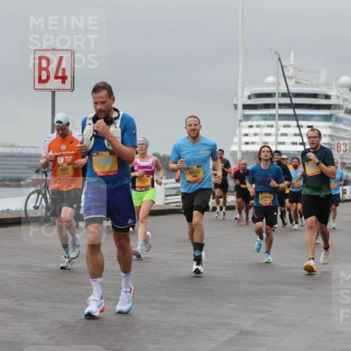 13.09.2026 - Kiel Lauf Andreas Tolksdorf http://msf.ph/oto/10477686 13.09.2026 11:50:48 Kiellinie 4, 139, 997, 2686, 4050, 11735, 3 meine-sportfotos.de