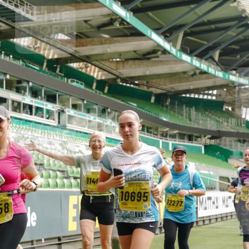 13.09.2026 - 21. swb-Marathon Bremen Michael Burmester http://msf.ph/oto/10477703 13.09.2026 10:40:02 Laufen im Stadion 10135, 10138, 10139, 10156, 10169, 10204, 10213, 10217, 10229, 10234, 10238, 10259, 10279, 10280, 10299, 10314, 10321, 10354, 10360, 10363, 10364, 10378, 10386, 10404, 10406, 10417, 10424, 10435, 10455, 10457, 10469, 10484, 10493, 10501, 10505, 10510, 10511, 10545, 10556, 10570, 10576, 10580, 10582, 10595, 10599, 10609, 10611, 10616, 10619, 10630, 10653, 10660, 10662, 10664, 10686, 10694, 10696, 10712, 10737, 10743, 10751 meine-sportfotos.de