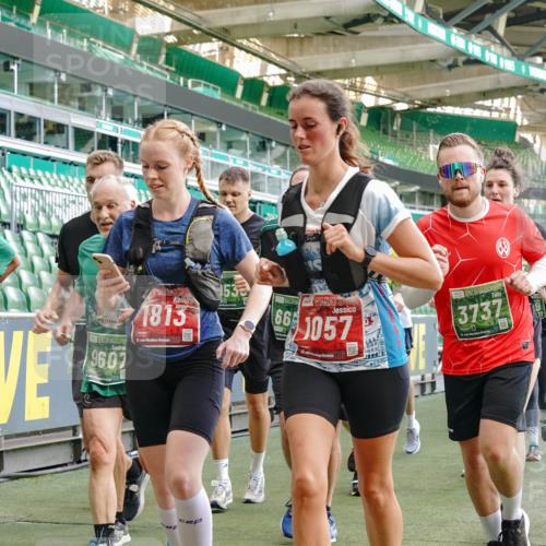 13.09.2026 - 21. swb-Marathon Bremen Michael Burmester http://msf.ph/oto/10477767 13.09.2026 13:17:36 Laufen im Stadion 134, 153, 231, 267, 271, 311, 404, 449, 546, 588, 732, 753, 837, 990, 1057, 1185, 1312, 1424, 1425, 1465, 1539, 1790, 1813, 1825, 1844, 1868, 1987, 2056, 2067, 2096, 2123, 2259, 2351, 2357, 2358, 2363, 2381, 2389, 2419, 2532, 2550, 2562, 2579, 2586, 2601, 2614, 2647, 2655, 2778, 2797, 2799, 2821, 2849, 2880, 2893, 2974, 2984, 2996, 2999, 3100, 3104, 3146, 3180, 3195, 3210, 3213, 3314, 3337, 3366, 3387, 3421, 3431, 3476, 3479, 3501, 3506, 3537, 3548, 3633, 3654, 3740 meine-sportfotos.de