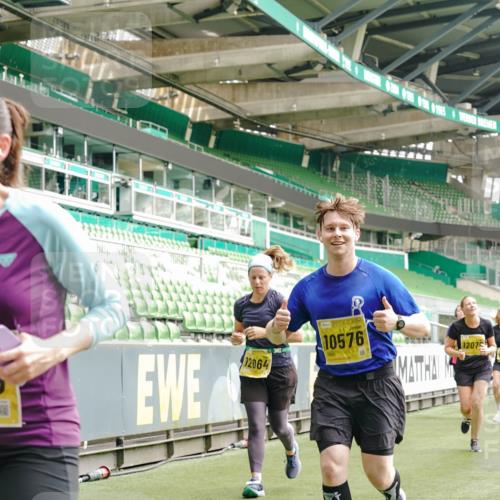 13.09.2026 - 21. swb-Marathon Bremen Michael Burmester http://msf.ph/oto/10477807 13.09.2026 10:40:05 Laufen im Stadion 10135, 10138, 10139, 10156, 10169, 10204, 10213, 10217, 10229, 10234, 10238, 10279, 10280, 10299, 10314, 10321, 10354, 10360, 10363, 10364, 10378, 10386, 10404, 10406, 10417, 10424, 10435, 10455, 10457, 10469, 10484, 10493, 10501, 10505, 10510, 10511, 10545, 10556, 10570, 10576, 10580, 10582, 10595, 10599, 10609, 10611, 10616, 10619, 10630, 10653, 10660, 10662, 10664, 10686, 10694, 10696, 10712, 10737, 10743, 10751 meine-sportfotos.de
