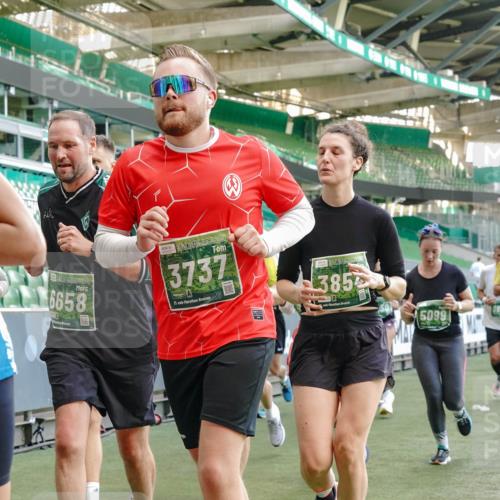 13.09.2026 - 21. swb-Marathon Bremen Michael Burmester http://msf.ph/oto/10477811 13.09.2026 13:17:37 Laufen im Stadion 134, 153, 231, 267, 271, 311, 404, 449, 546, 588, 732, 753, 837, 990, 1057, 1185, 1312, 1424, 1425, 1465, 1539, 1790, 1813, 1825, 1844, 1868, 1987, 2056, 2067, 2096, 2123, 2259, 2351, 2357, 2358, 2363, 2381, 2389, 2419, 2532, 2550, 2562, 2579, 2586, 2601, 2614, 2647, 2655, 2778, 2797, 2799, 2821, 2849, 2857, 2880, 2893, 2974, 2984, 2996, 2999, 3100, 3104, 3146, 3180, 3195, 3210, 3213, 3314, 3337, 3366, 3387, 3421, 3431, 3476, 3479, 3501, 3506, 3537, 3548, 3633, 3654, 3740 meine-sportfotos.de