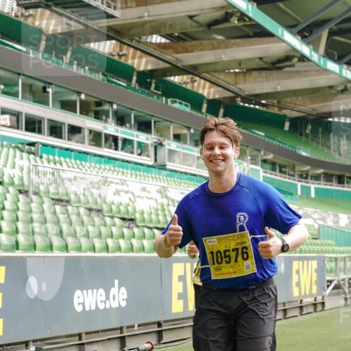 13.09.2026 - 21. swb-Marathon Bremen Michael Burmester http://msf.ph/oto/10477845 13.09.2026 10:40:06 Laufen im Stadion 10135, 10138, 10139, 10156, 10169, 10204, 10213, 10217, 10229, 10234, 10238, 10279, 10280, 10299, 10314, 10321, 10354, 10360, 10363, 10364, 10378, 10386, 10404, 10406, 10417, 10424, 10435, 10455, 10457, 10469, 10484, 10493, 10501, 10505, 10510, 10511, 10545, 10556, 10570, 10576, 10580, 10582, 10595, 10599, 10609, 10611, 10616, 10619, 10630, 10653, 10660, 10662, 10664, 10686, 10694, 10696, 10712, 10737, 10743, 10751 meine-sportfotos.de