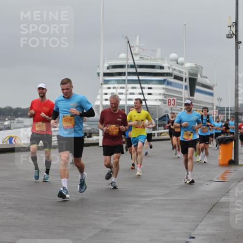 13.09.2026 - Kiel Lauf Andreas Tolksdorf http://msf.ph/oto/10477850 13.09.2026 11:50:57 Kiellinie 4, 5852, 5971, 1276, 12235, 3, 1756 meine-sportfotos.de