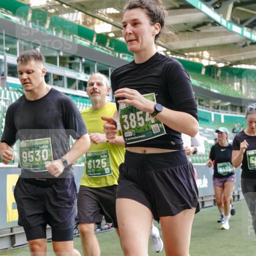 13.09.2026 - 21. swb-Marathon Bremen Michael Burmester http://msf.ph/oto/10477851 13.09.2026 13:17:38 Laufen im Stadion 134, 153, 231, 267, 271, 311, 404, 449, 546, 588, 732, 753, 837, 990, 1057, 1185, 1312, 1424, 1425, 1465, 1539, 1790, 1813, 1825, 1844, 1868, 1987, 2056, 2067, 2096, 2123, 2259, 2357, 2358, 2363, 2381, 2389, 2419, 2532, 2550, 2562, 2579, 2586, 2601, 2614, 2647, 2655, 2778, 2797, 2821, 2849, 2857, 2880, 2893, 2974, 2984, 2996, 2999, 3100, 3104, 3146, 3180, 3195, 3210, 3213, 3314, 3337, 3366, 3387, 3421, 3431, 3476, 3479, 3501, 3506, 3537, 3548, 3633, 3654, 3740, 4478 meine-sportfotos.de