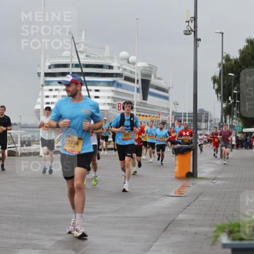 13.09.2026 - Kiel Lauf Andreas Tolksdorf http://msf.ph/oto/10477900 13.09.2026 11:51:01 Kiellinie 1756, 8308, 100, 0171, 3 meine-sportfotos.de