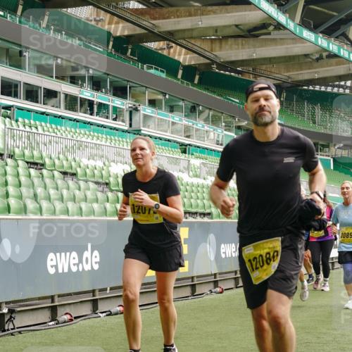 13.09.2026 - 21. swb-Marathon Bremen Michael Burmester http://msf.ph/oto/10477917 13.09.2026 10:40:09 Laufen im Stadion 10135, 10138, 10139, 10156, 10169, 10204, 10213, 10217, 10229, 10234, 10238, 10279, 10280, 10299, 10314, 10321, 10354, 10360, 10363, 10364, 10378, 10386, 10404, 10406, 10417, 10424, 10435, 10455, 10457, 10469, 10484, 10493, 10501, 10505, 10510, 10511, 10545, 10556, 10570, 10576, 10580, 10582, 10595, 10599, 10609, 10611, 10616, 10619, 10630, 10653, 10660, 10662, 10664, 10686, 10694, 10696, 10712, 10737, 10743, 10751 meine-sportfotos.de