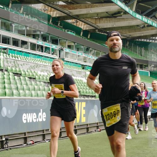 13.09.2026 - 21. swb-Marathon Bremen Michael Burmester http://msf.ph/oto/10477926 13.09.2026 10:40:09 Laufen im Stadion 10135, 10138, 10139, 10156, 10169, 10204, 10213, 10217, 10229, 10234, 10238, 10279, 10280, 10299, 10314, 10321, 10354, 10360, 10363, 10364, 10378, 10386, 10404, 10406, 10417, 10424, 10435, 10455, 10457, 10469, 10484, 10493, 10501, 10505, 10510, 10511, 10545, 10556, 10570, 10576, 10580, 10582, 10595, 10599, 10609, 10611, 10616, 10619, 10630, 10653, 10660, 10662, 10664, 10686, 10694, 10696, 10712, 10737, 10743, 10751 meine-sportfotos.de