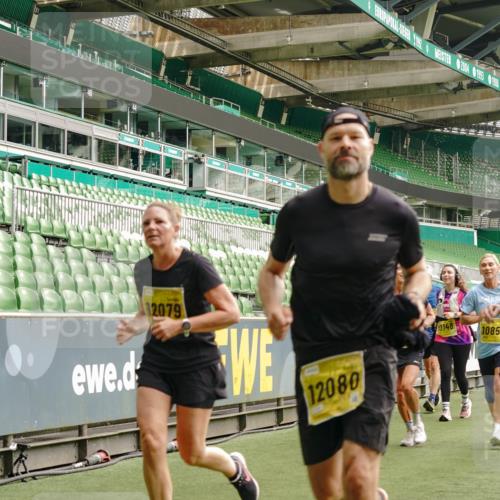 13.09.2026 - 21. swb-Marathon Bremen Michael Burmester http://msf.ph/oto/10477935 13.09.2026 10:40:09 Laufen im Stadion 10135, 10138, 10139, 10156, 10169, 10204, 10213, 10217, 10229, 10234, 10238, 10279, 10280, 10299, 10314, 10321, 10354, 10360, 10363, 10364, 10378, 10386, 10404, 10406, 10417, 10424, 10435, 10455, 10457, 10469, 10484, 10493, 10501, 10505, 10510, 10511, 10545, 10556, 10570, 10576, 10580, 10582, 10595, 10599, 10609, 10611, 10616, 10619, 10630, 10653, 10660, 10662, 10664, 10686, 10694, 10696, 10712, 10737, 10743, 10751 meine-sportfotos.de