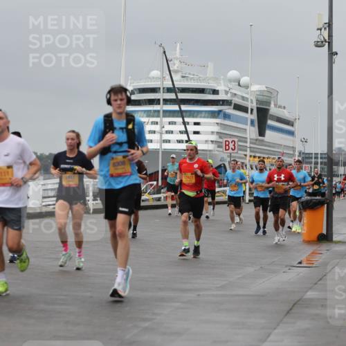 13.09.2026 - Kiel Lauf Andreas Tolksdorf http://msf.ph/oto/10477964 13.09.2026 11:51:05 Kiellinie 34, 5111, 1941, 8308, 12422, 3 meine-sportfotos.de