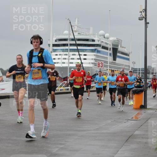 13.09.2026 - Kiel Lauf Andreas Tolksdorf http://msf.ph/oto/10477976 13.09.2026 11:51:05 Kiellinie 4, 5111, 1941, 8308, 4813, 12422, 3 meine-sportfotos.de