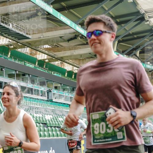 13.09.2026 - 21. swb-Marathon Bremen Michael Burmester http://msf.ph/oto/10478003 13.09.2026 13:17:42 Laufen im Stadion 134, 153, 267, 271, 311, 404, 449, 546, 588, 732, 753, 837, 990, 1057, 1185, 1312, 1424, 1425, 1465, 1539, 1790, 1813, 1825, 1844, 1868, 1987, 2056, 2067, 2096, 2123, 2259, 2357, 2358, 2363, 2381, 2389, 2419, 2532, 2550, 2562, 2586, 2601, 2614, 2647, 2655, 2778, 2797, 2821, 2849, 2857, 2880, 2893, 2974, 2984, 2996, 2999, 3096, 3100, 3104, 3146, 3180, 3195, 3210, 3213, 3314, 3337, 3366, 3387, 3421, 3431, 3476, 3479, 3501, 3506, 3537, 3548, 3633, 3654, 3740, 4478 meine-sportfotos.de