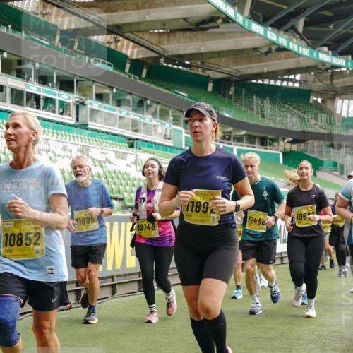 13.09.2026 - 21. swb-Marathon Bremen Michael Burmester http://msf.ph/oto/10478008 13.09.2026 10:40:12 Laufen im Stadion 10135, 10138, 10139, 10156, 10169, 10204, 10213, 10217, 10229, 10234, 10238, 10279, 10280, 10299, 10314, 10321, 10354, 10360, 10363, 10364, 10378, 10386, 10404, 10406, 10417, 10424, 10435, 10455, 10457, 10469, 10483, 10484, 10493, 10501, 10505, 10510, 10511, 10545, 10556, 10570, 10576, 10580, 10582, 10586, 10595, 10599, 10609, 10611, 10616, 10619, 10630, 10653, 10660, 10662, 10664, 10686, 10694, 10696, 10712, 10737, 10743, 10751 meine-sportfotos.de