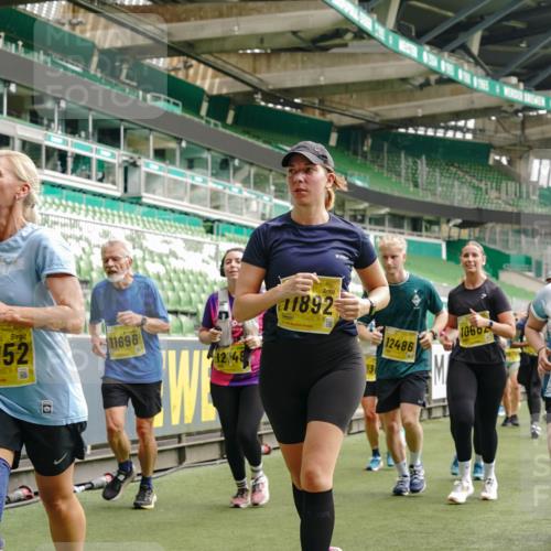 13.09.2026 - 21. swb-Marathon Bremen Michael Burmester http://msf.ph/oto/10478020 13.09.2026 10:40:12 Laufen im Stadion 10135, 10138, 10139, 10156, 10169, 10204, 10213, 10217, 10229, 10234, 10238, 10279, 10280, 10299, 10314, 10321, 10354, 10360, 10363, 10364, 10378, 10386, 10404, 10406, 10417, 10424, 10435, 10455, 10457, 10469, 10483, 10484, 10493, 10501, 10505, 10510, 10511, 10545, 10556, 10570, 10576, 10580, 10582, 10586, 10595, 10599, 10609, 10611, 10616, 10619, 10630, 10653, 10660, 10662, 10664, 10686, 10694, 10696, 10712, 10737, 10743, 10751 meine-sportfotos.de