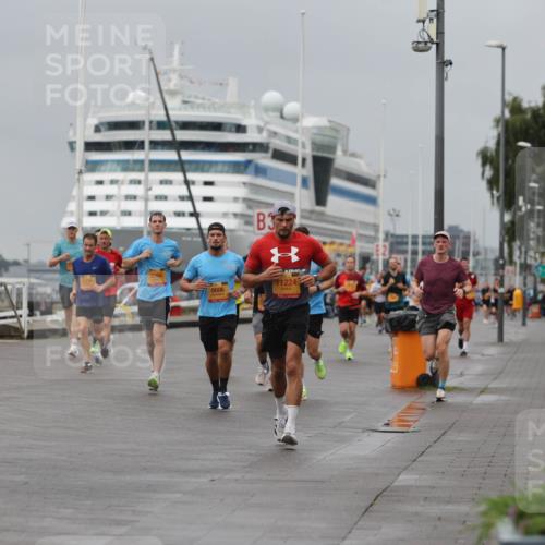 13.09.2026 - Kiel Lauf Andreas Tolksdorf http://msf.ph/oto/10478042 13.09.2026 11:51:08 Kiellinie 1242, 6366, 9006, 11224 meine-sportfotos.de