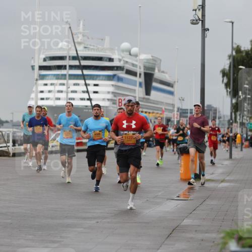 13.09.2026 - Kiel Lauf Andreas Tolksdorf http://msf.ph/oto/10478049 13.09.2026 11:51:09 Kiellinie 2422, 9006, 1122 meine-sportfotos.de