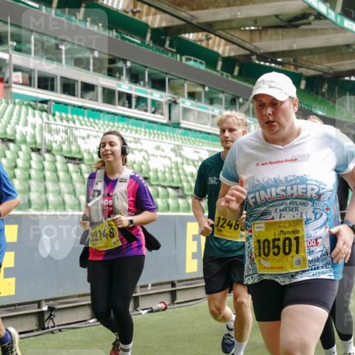 13.09.2026 - 21. swb-Marathon Bremen Michael Burmester http://msf.ph/oto/10478081 13.09.2026 10:40:14 Laufen im Stadion 10135, 10138, 10139, 10156, 10169, 10204, 10213, 10217, 10229, 10234, 10238, 10279, 10280, 10299, 10313, 10314, 10321, 10354, 10360, 10363, 10364, 10378, 10386, 10404, 10406, 10417, 10424, 10435, 10455, 10457, 10469, 10483, 10484, 10493, 10501, 10505, 10510, 10511, 10545, 10556, 10570, 10576, 10580, 10582, 10586, 10595, 10599, 10609, 10611, 10616, 10619, 10630, 10653, 10660, 10662, 10664, 10686, 10694, 10696, 10712, 10737, 10743, 10751, 10766 meine-sportfotos.de