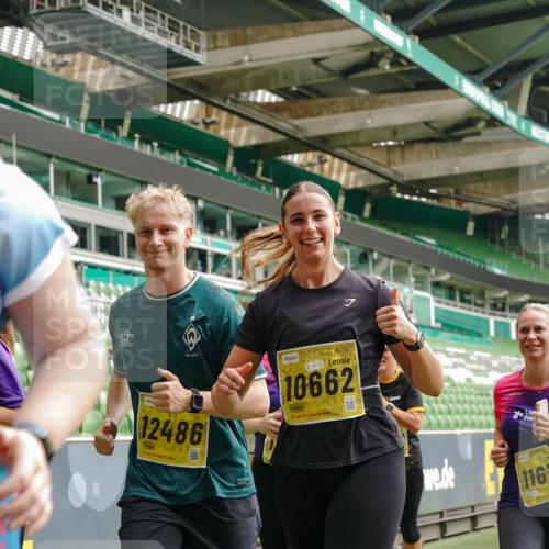 13.09.2026 - 21. swb-Marathon Bremen Michael Burmester http://msf.ph/oto/10478107 13.09.2026 10:40:15 Laufen im Stadion 10135, 10138, 10139, 10155, 10156, 10169, 10204, 10213, 10217, 10229, 10234, 10238, 10279, 10280, 10299, 10313, 10314, 10321, 10354, 10360, 10363, 10364, 10378, 10386, 10404, 10406, 10417, 10424, 10435, 10455, 10457, 10469, 10483, 10484, 10493, 10501, 10505, 10510, 10511, 10545, 10556, 10570, 10576, 10580, 10582, 10586, 10595, 10599, 10609, 10611, 10616, 10619, 10630, 10653, 10660, 10662, 10664, 10686, 10694, 10696, 10712, 10737, 10743, 10751, 10766 meine-sportfotos.de